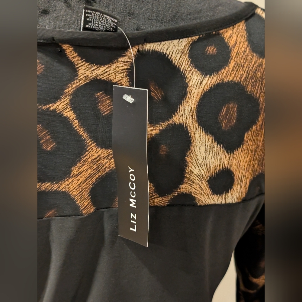 Liz McCoy Black & Animal Print Top (NWT) ☘️ 3 for $33 ☘️ - Picture 5 of 7